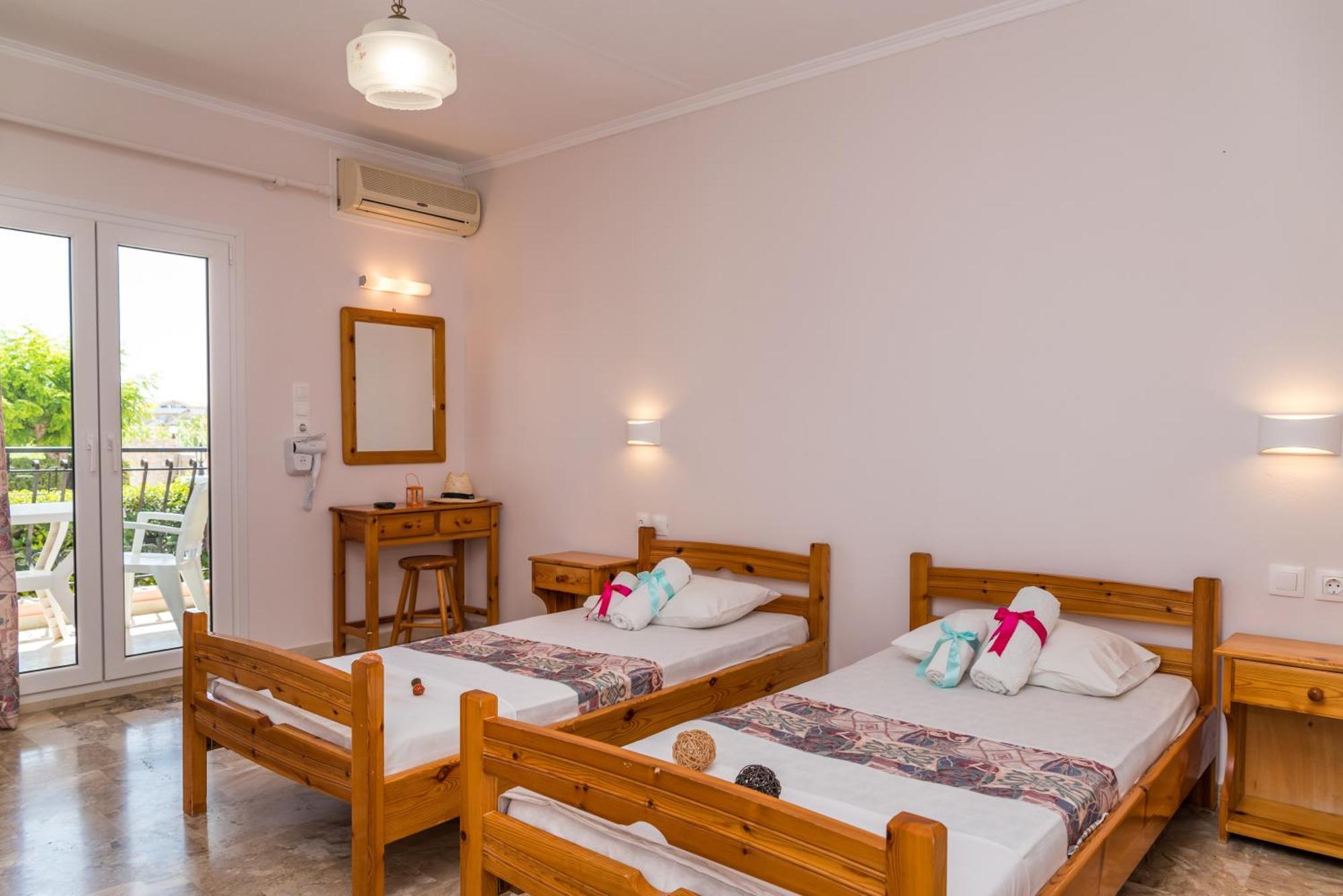 Roussa'S Apartments Лаганас Екстериор снимка