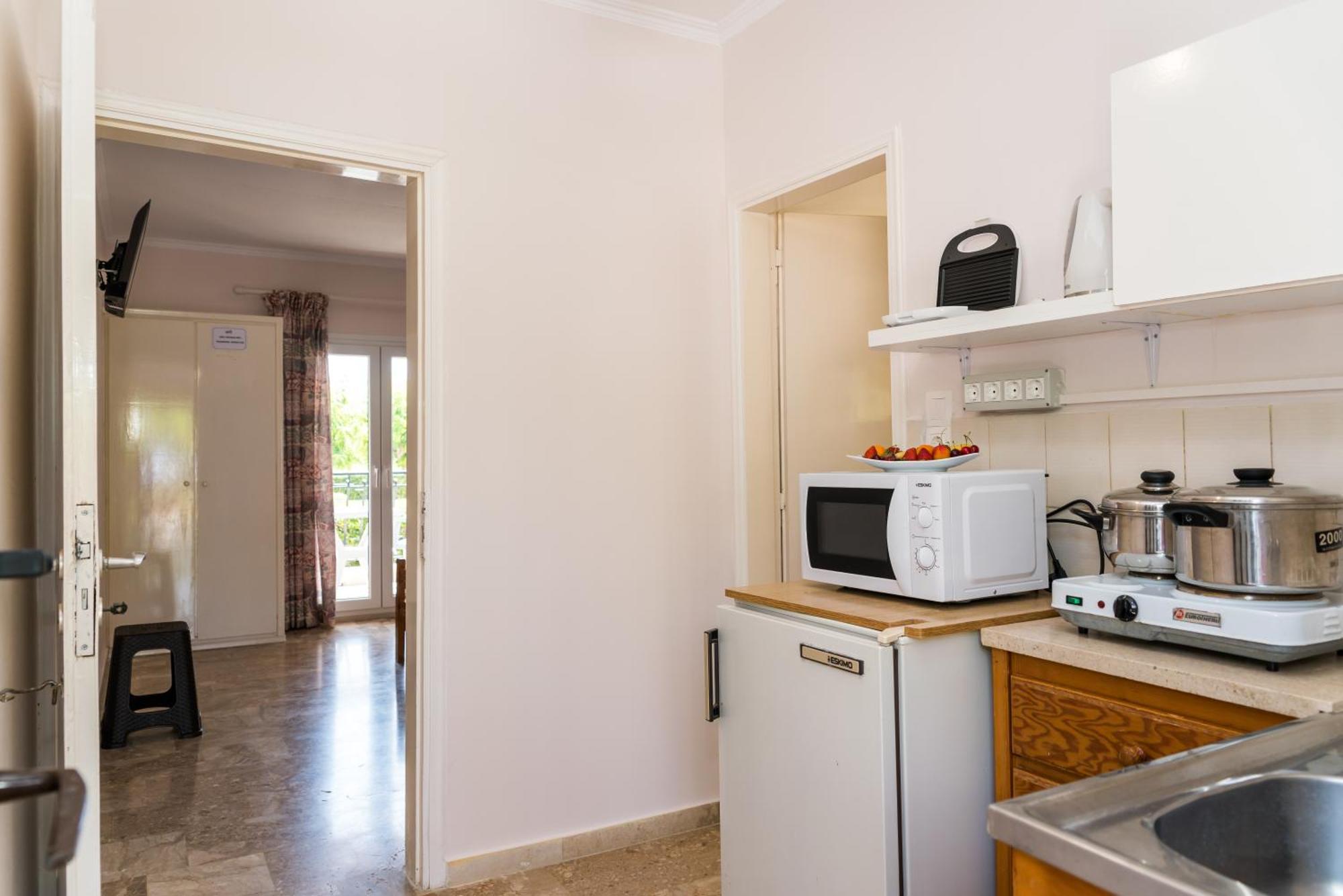 Roussa'S Apartments Лаганас Екстериор снимка