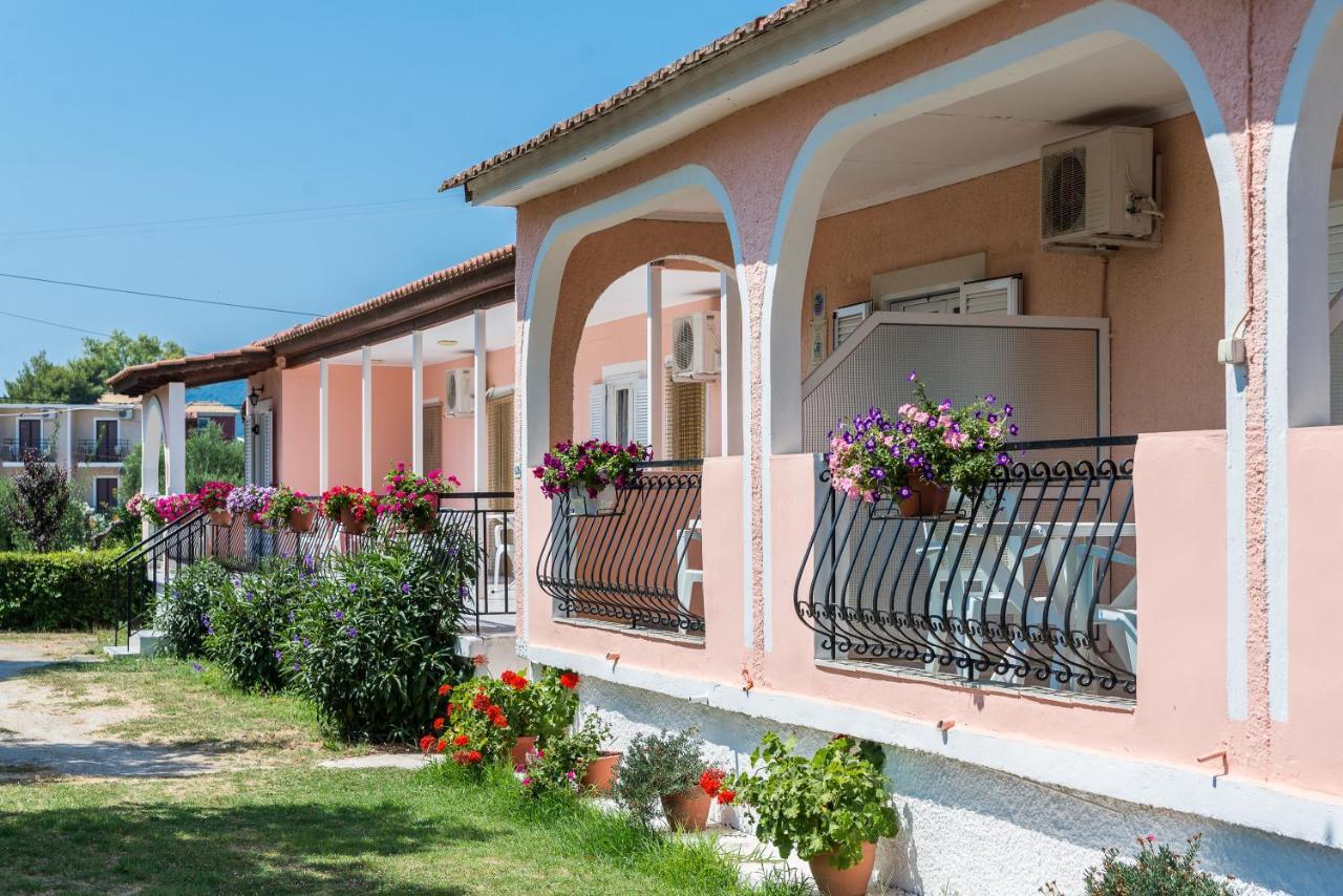 Roussa'S Apartments Лаганас Екстериор снимка